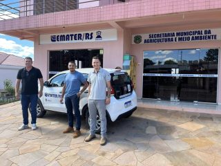 DESENVOLVIMENTO DO CAMPO: Escritório da Emater/Ascar de Tio Hugo recebe veículo 0 Km