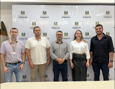 Reunião na Secretaria Estadual do Meio Ambiente e Infraestrutura aborda assuntos de interesse do Município