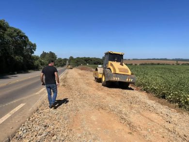 Secretaria Municipal de Obras executa melhorias no acesso à comunidade do Loro