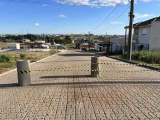 ATENÇÃO: RUA VENEZUELA ESTÁ BLOQUEADA PARA CONSTRUÇÃO DE QUEBRA-MOLAS