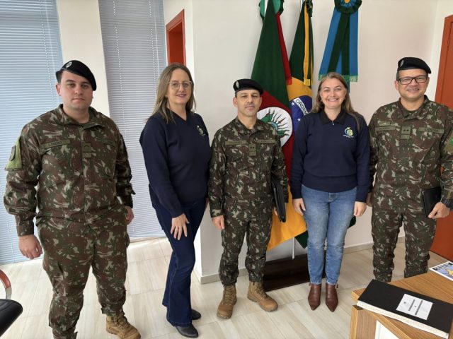 Prefeita Valduze é empossada como Presidente da Junta de Serviço Militar de Tio Hugo