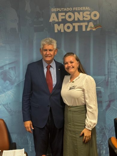 Tio Hugo receberá trator agrícola através de emenda de bancada indicada pelo Deputado Federal Afonso Motta
