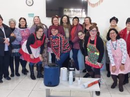 Segundo encontro do projeto “Acolher” teve vestimentas e comidas típicas de São João