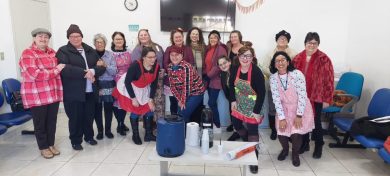 Segundo encontro do projeto “Acolher” teve vestimentas e comidas típicas de São João